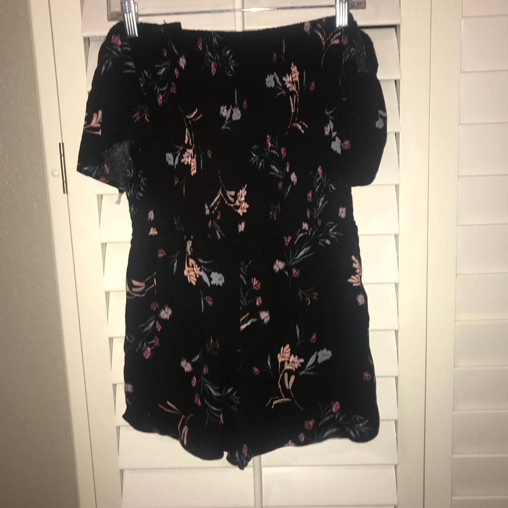 • off the shoulder flowery romper 🖤 •